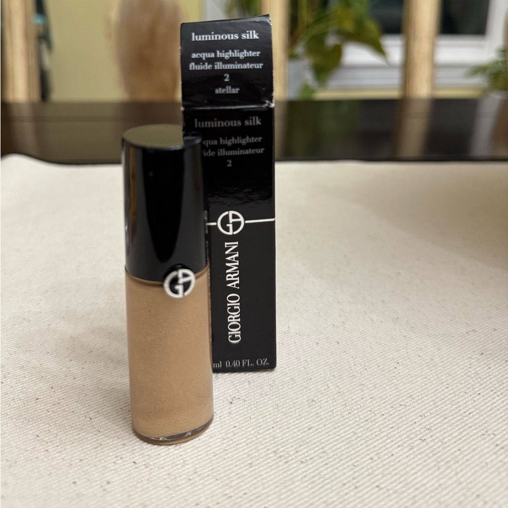 Giorgio Armani Luminous Silk Acqua Highlighter - Shade 2
